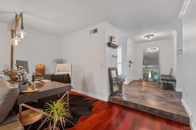 6960 Caminito Curva, San Diego, CA 92119