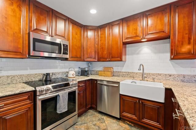 6960 Caminito Curva, San Diego, CA 92119