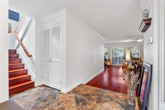 6960 Caminito Curva, San Diego, CA 92119