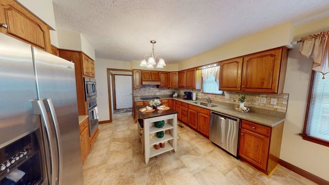 738 Pinecrest Drive, Huntington, WV 25705