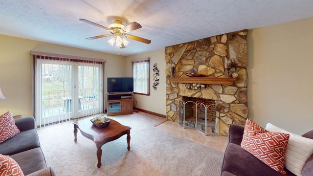 738 Pinecrest Drive, Huntington, WV 25705
