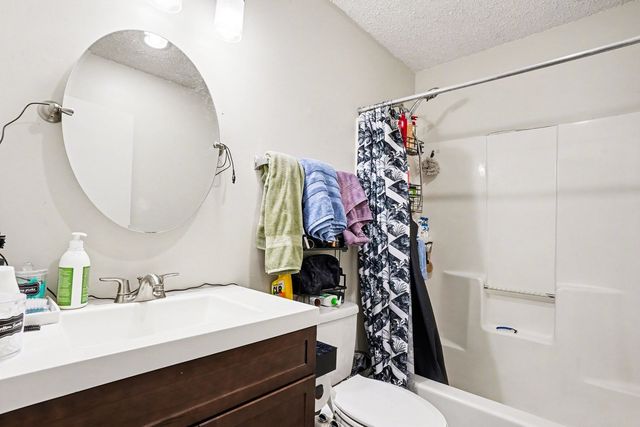 1484 N Rock Run Drive 3c, Crest Hill, IL 60403