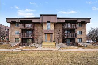 1484 N Rock Run Drive 3c, Crest Hill, IL 60403