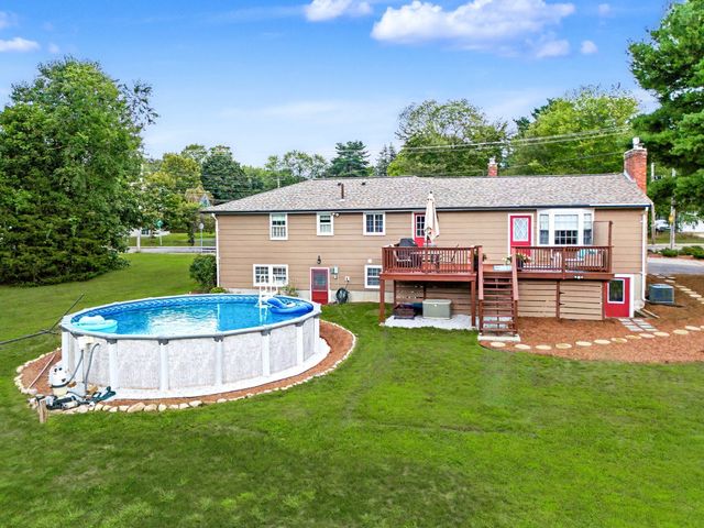 592 Pond St, Franklin, MA 02038