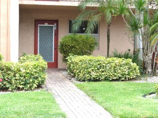 7320 Lake Circle Dr 101, Margate, FL 33063