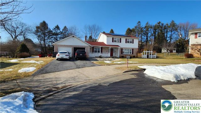 1137 LYNNHURST Place, Bethlehem City, PA 18017