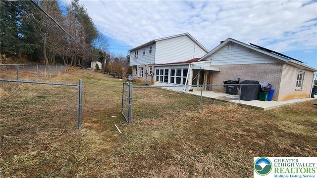 1137 LYNNHURST Place, Bethlehem City, PA 18017
