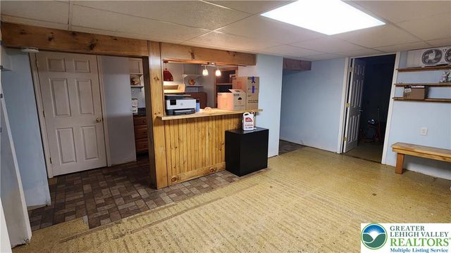 1137 LYNNHURST Place, Bethlehem City, PA 18017