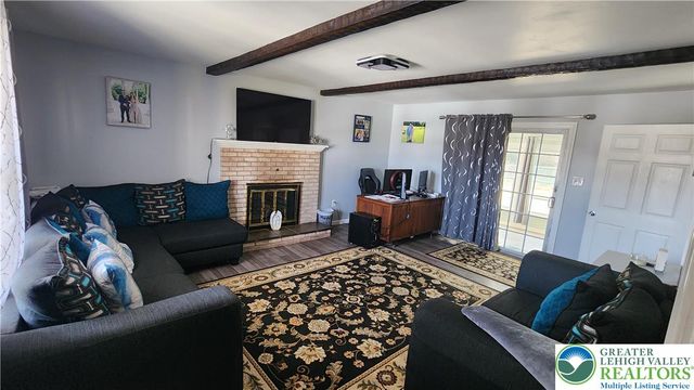 1137 LYNNHURST Place, Bethlehem City, PA 18017