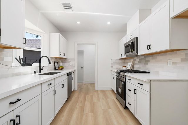 715 N Hughes Avenue, Fresno, CA 93728