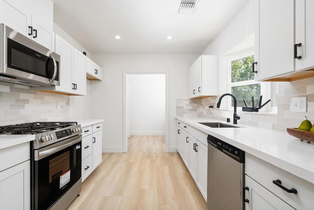 715 N Hughes Avenue, Fresno, CA 93728