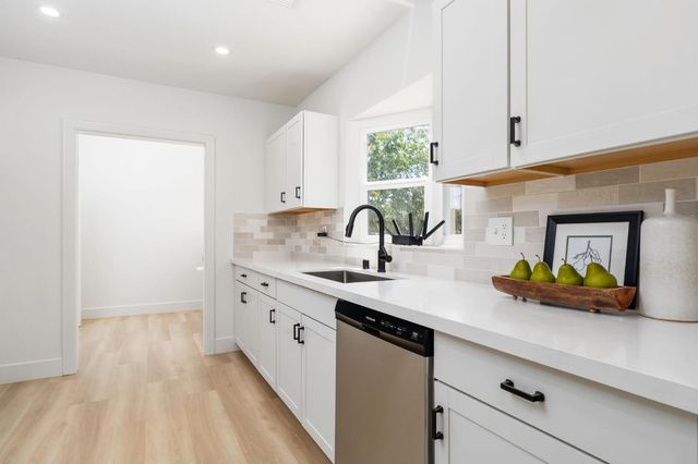 715 N Hughes Avenue, Fresno, CA 93728