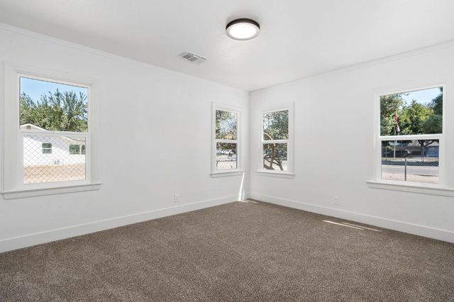 715 N Hughes Avenue, Fresno, CA 93728
