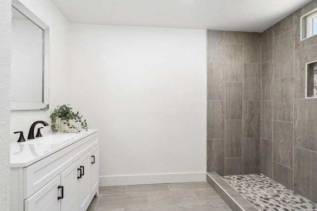 715 N Hughes Avenue, Fresno, CA 93728