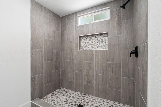 715 N Hughes Avenue, Fresno, CA 93728