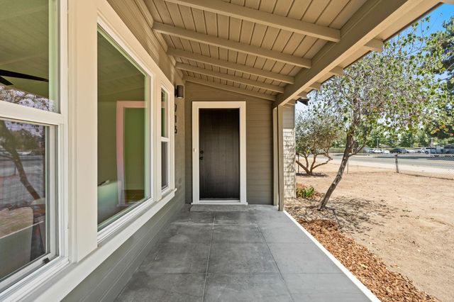 715 N Hughes Avenue, Fresno, CA 93728