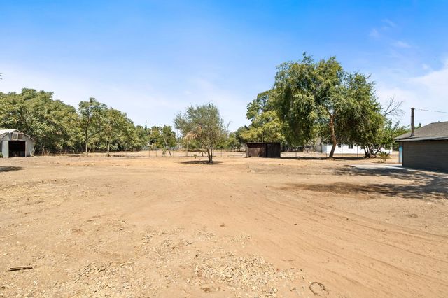 715 N Hughes Avenue, Fresno, CA 93728