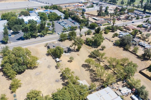 715 N Hughes Avenue, Fresno, CA 93728