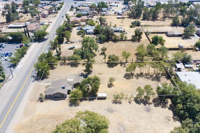 715 N Hughes Avenue, Fresno, CA 93728