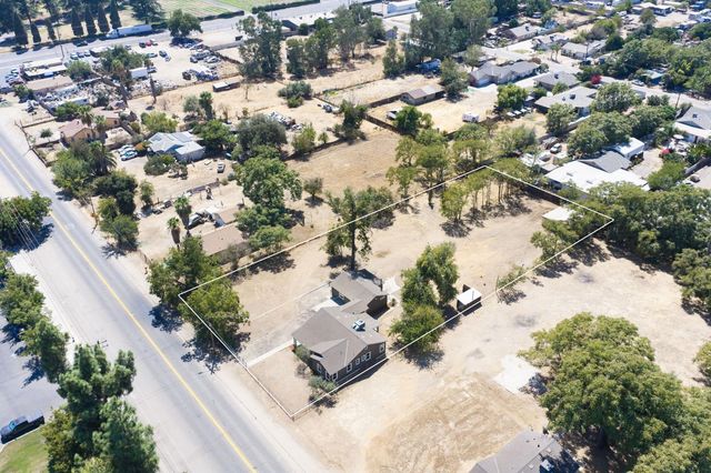 715 N Hughes Avenue, Fresno, CA 93728