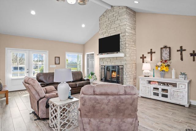 221 FM 2663, Crockett, TX 75835