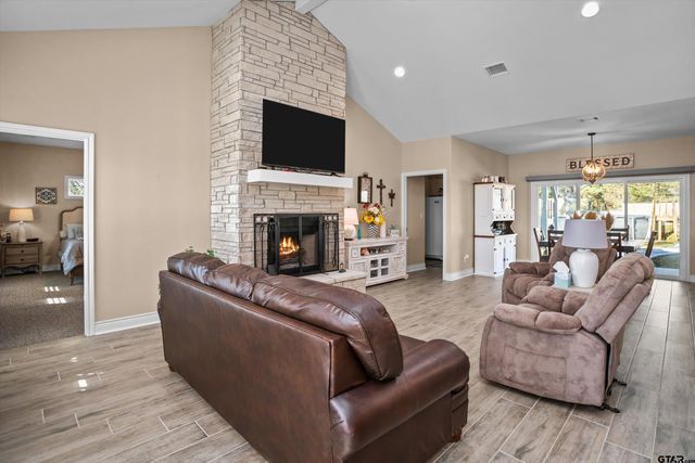 221 FM 2663, Crockett, TX 75835