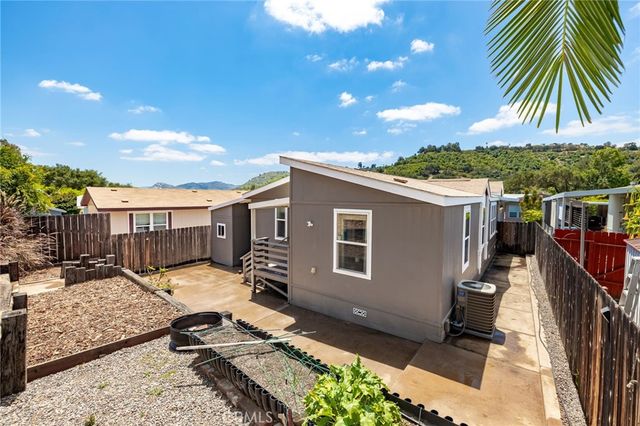 3909 Reche Road 127, Fallbrook, CA 92028