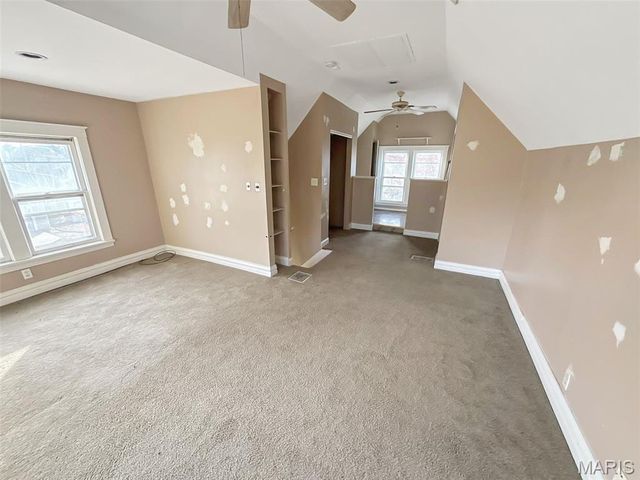 575 Crescent Avenue, Independence, MO 64053