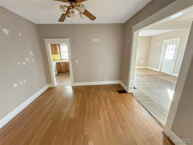 575 Crescent Avenue, Independence, MO 64053