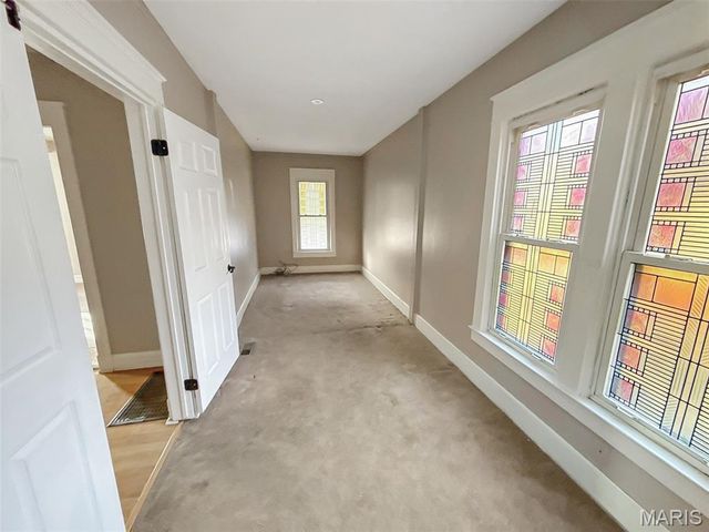 575 Crescent Avenue, Independence, MO 64053