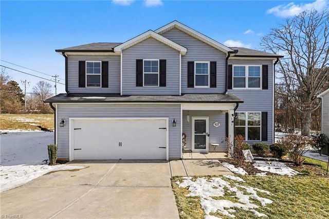 107 Charleston Ridge Drive, Mocksville, NC 27028