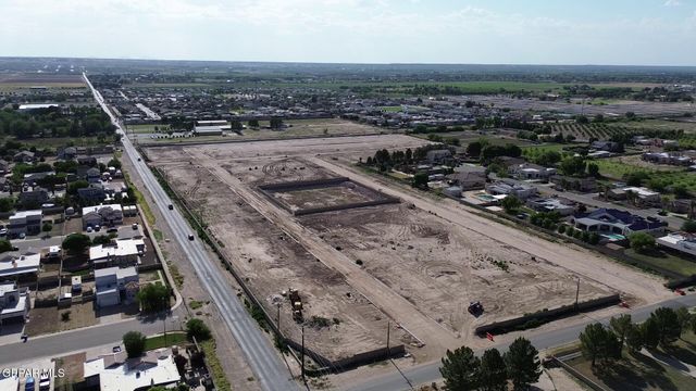 879 Mision de Ruanda Avenue, El Paso, TX 79932