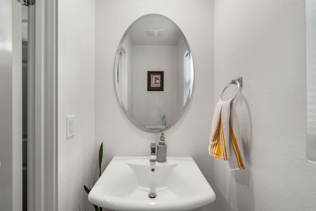 13408 N Manzanillo Lane, Sylmar, CA 91342