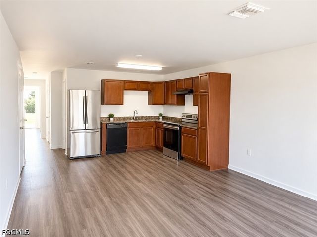 3021 NE 2nd AVE, Cape Coral, FL 33909