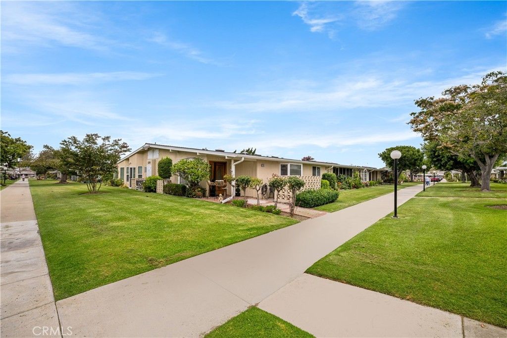 Image 3 of property listing at 13210 Seaview 250L, Seal Beach, CA 90740