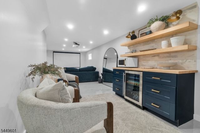 69 Leghorn Ave, Bridgewater Twp., NJ 08807