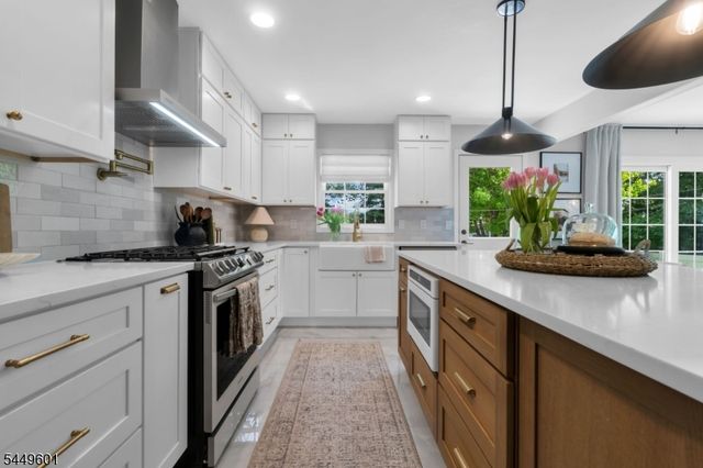 69 Leghorn Ave, Bridgewater Twp., NJ 08807