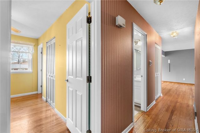 925 Redwood Drive, Clarksville, IN 47129