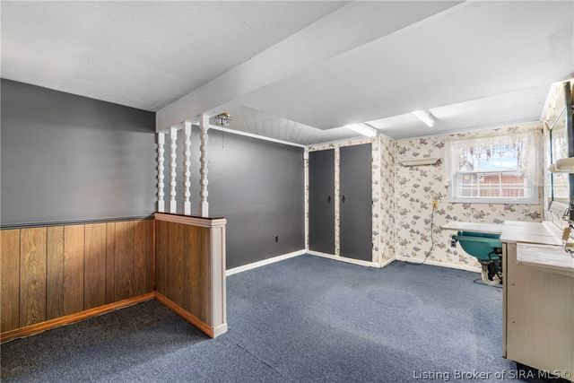 925 Redwood Drive, Clarksville, IN 47129