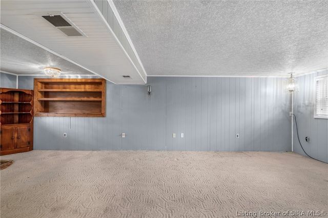 925 Redwood Drive, Clarksville, IN 47129