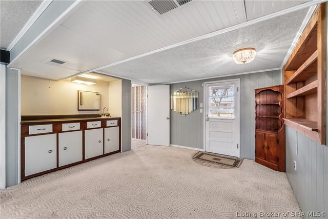 925 Redwood Drive, Clarksville, IN 47129
