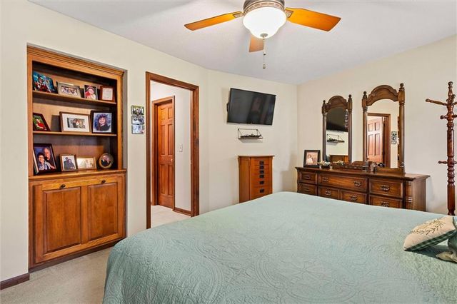 25293 Dehoff Drive, Tonganoxie, KS 66086