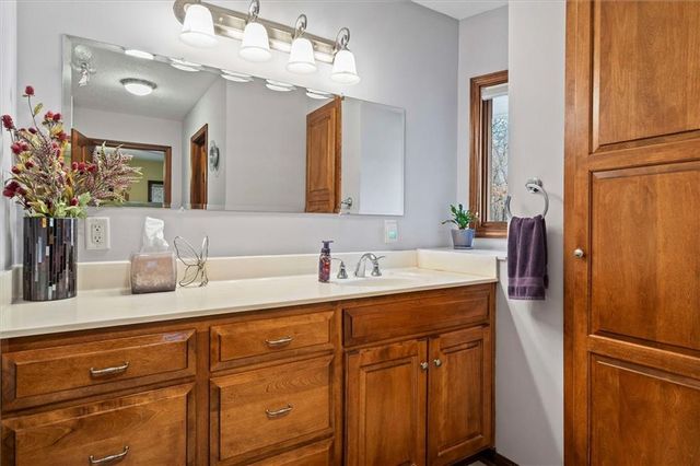 25293 Dehoff Drive, Tonganoxie, KS 66086