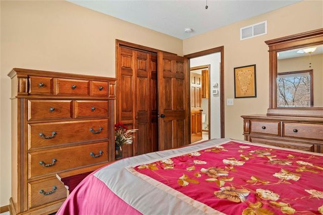 25293 Dehoff Drive, Tonganoxie, KS 66086