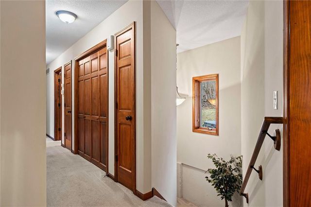 25293 Dehoff Drive, Tonganoxie, KS 66086