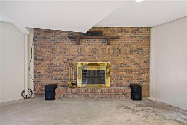 25293 Dehoff Drive, Tonganoxie, KS 66086