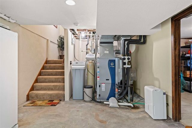 25293 Dehoff Drive, Tonganoxie, KS 66086