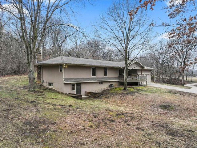 25293 Dehoff Drive, Tonganoxie, KS 66086