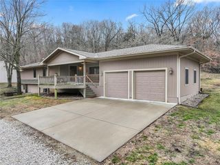 25293 Dehoff Drive, Tonganoxie, KS 66086