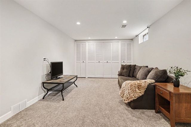 426 Larkspur Avenue, Portage, MI 49002